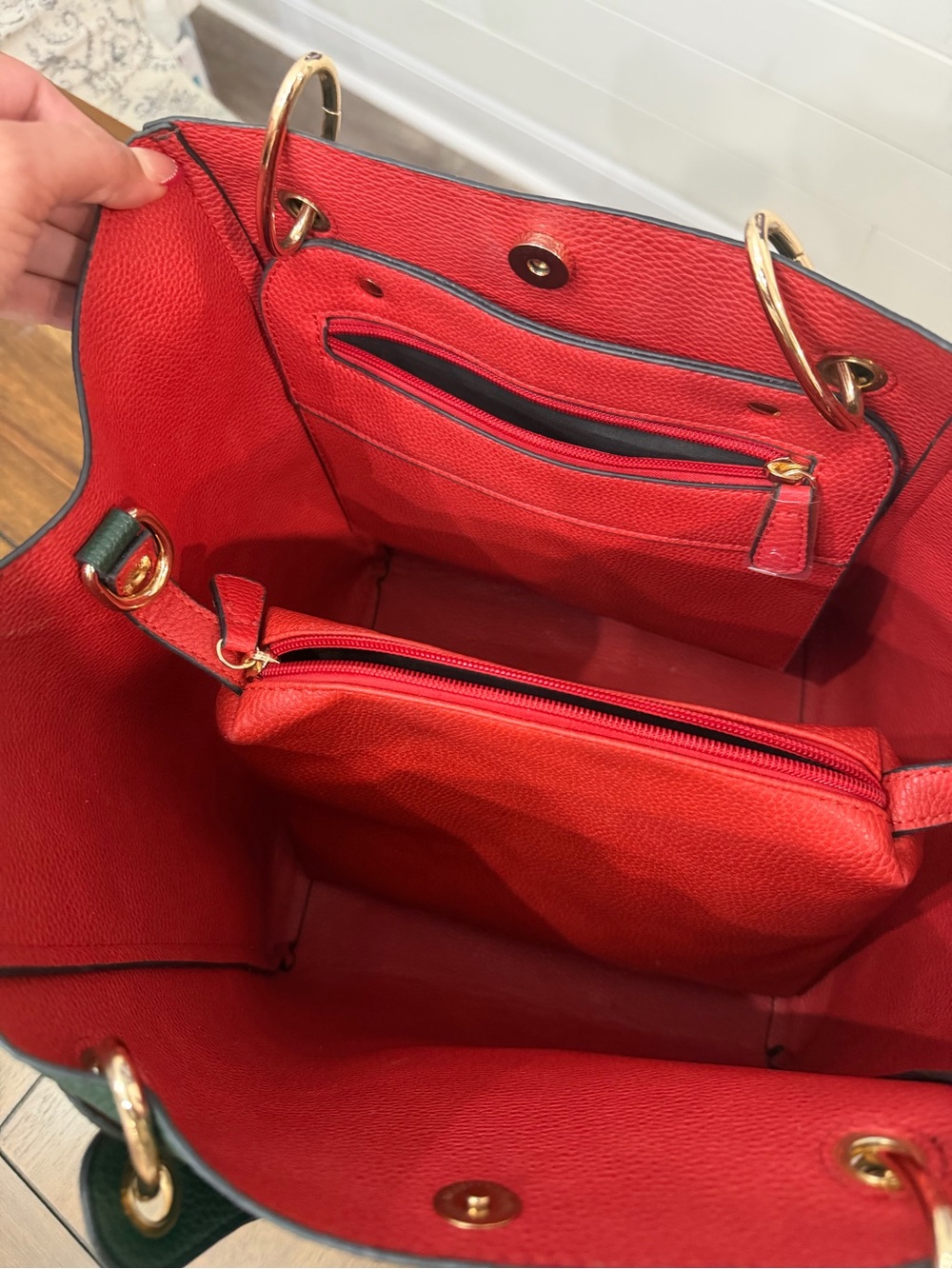 Green Vegan Leather Tote Handbag with Red Interior - Picture 4 of 6